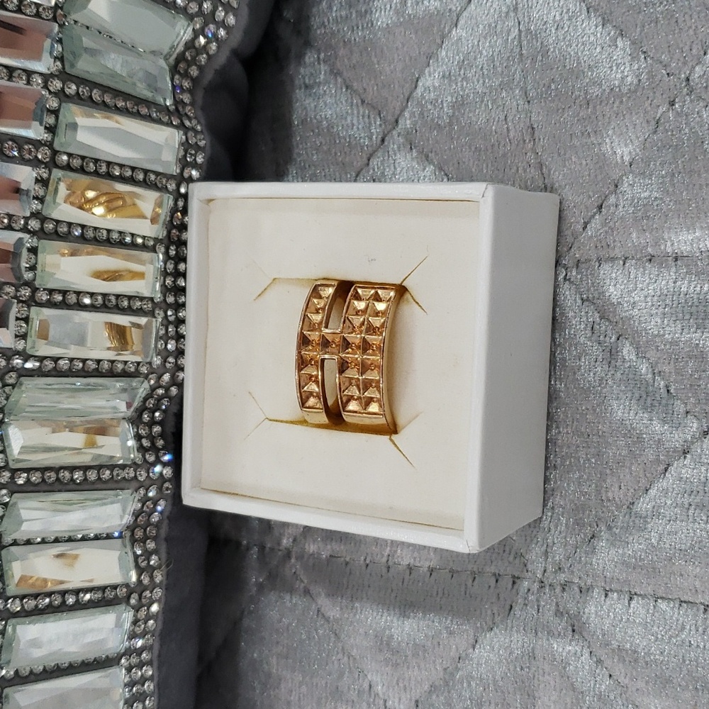 Atelier Swarovski gold ring